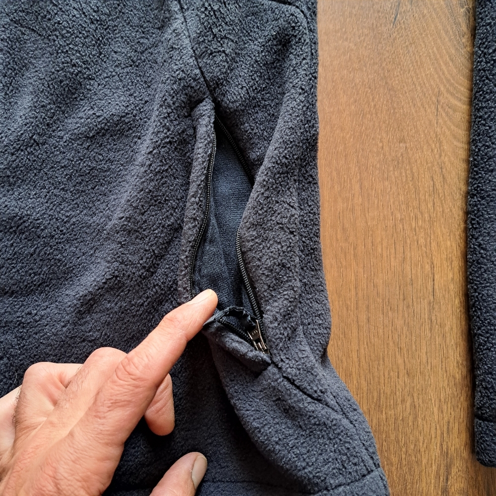 Columbia Zip-Up Fleece Sweater - Medium - Picture 6 of 15